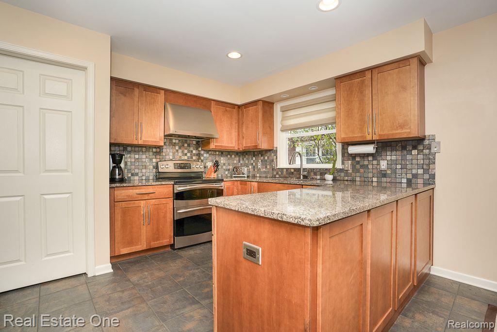 146 Terry Avenue Rochester, MI 48307 - Photo 14 of 56