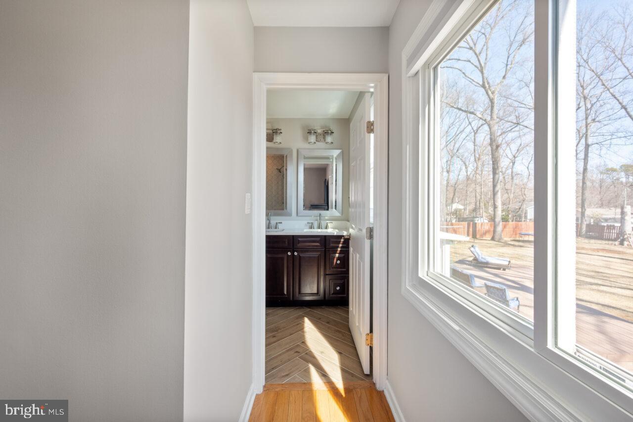 2405 Cedar Lane Vienna, VA 22180 - Photo 29 of 56