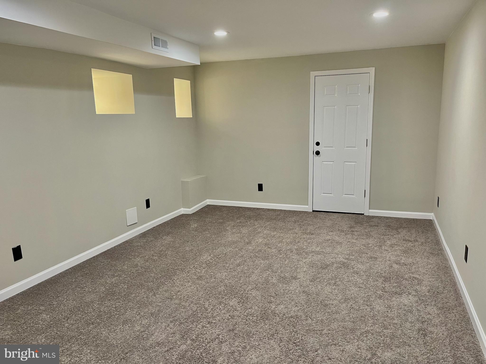 320 West Tabor Road Philadelphia, PA 19120 - Photo 29 of 33 an empty room with an entryway