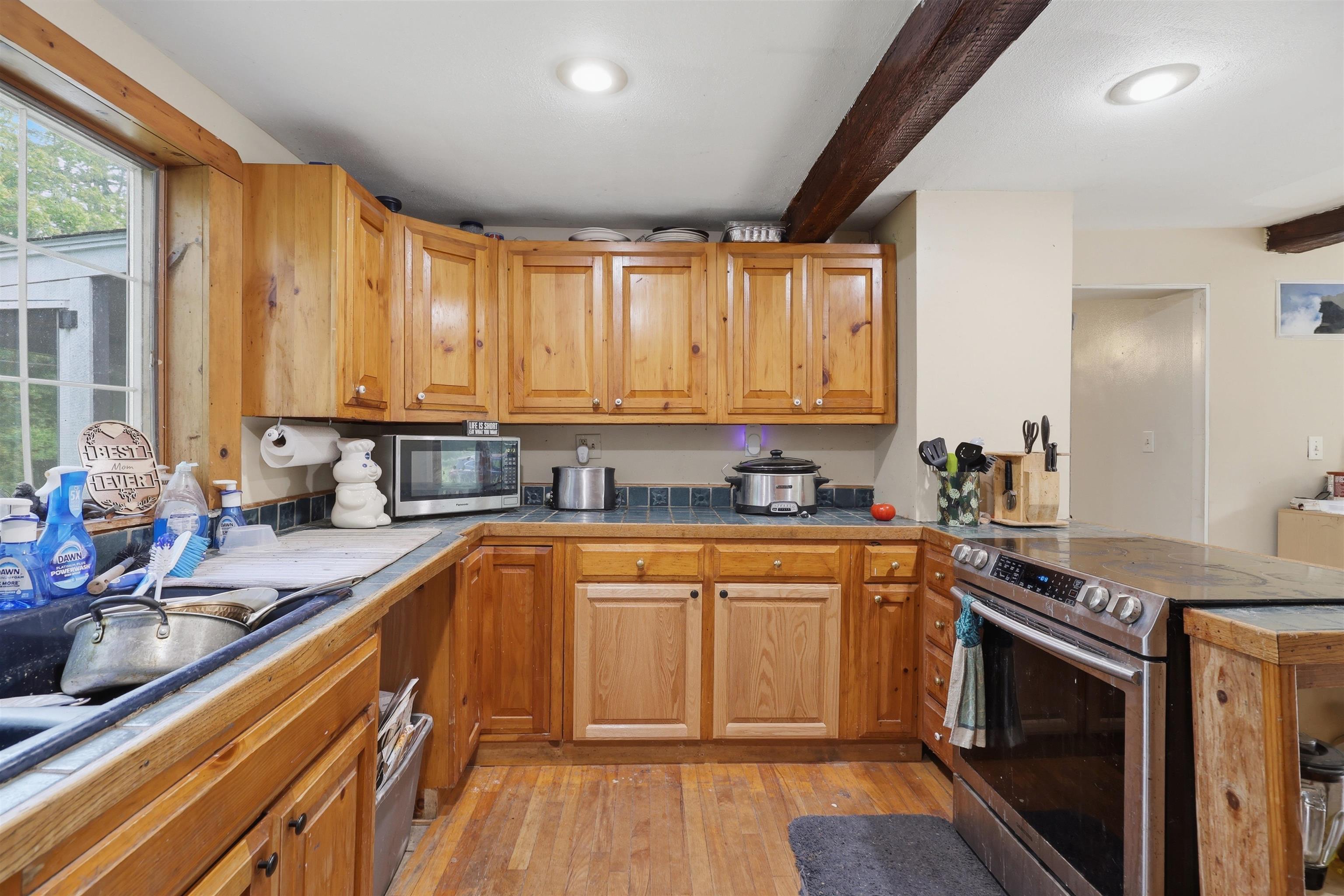 32 East Lull Place New Boston, NH 03070 - Photo 11 of 27