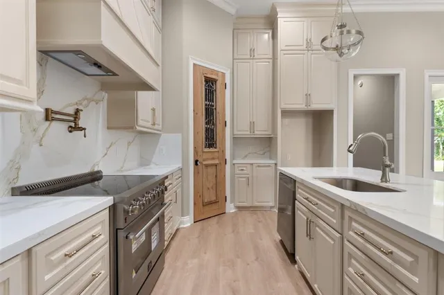 $339,500 | 2625 Laura Lane, Lake Charles, LA 70605