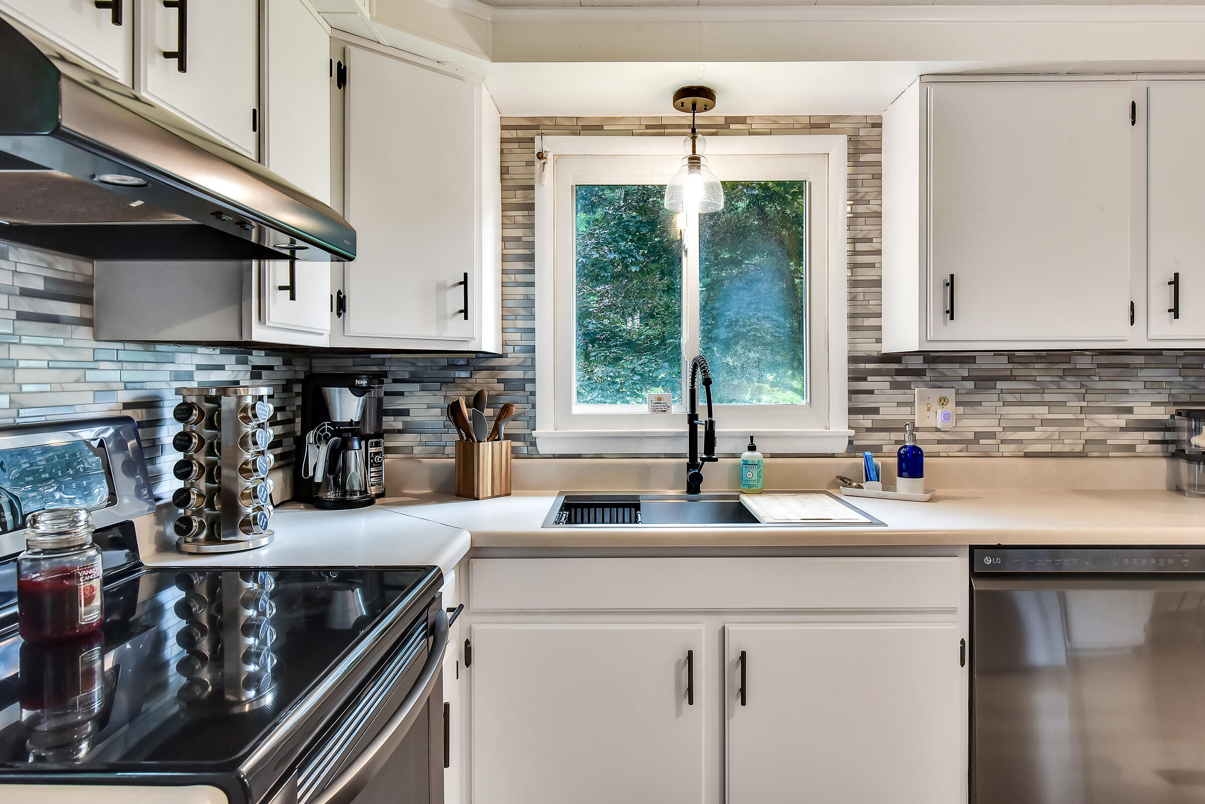 328 Eight Rod Road Augusta, ME 04330 - Photo 8 of 41 109289gr-117