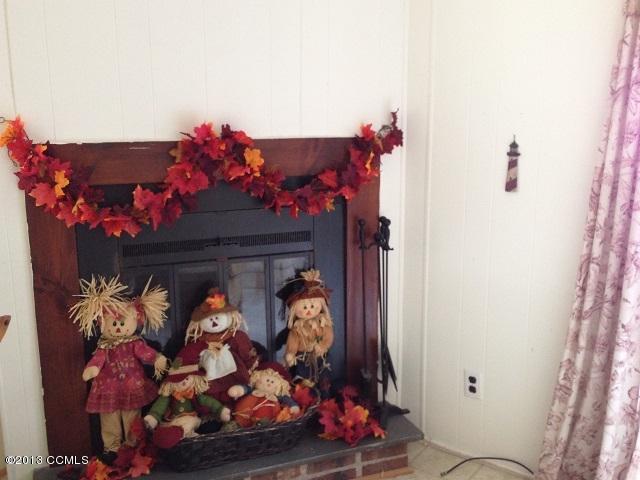 183 Beach Road Beaufort, NC 28516 - Photo 13 of 17 Fireplace in Living Rm