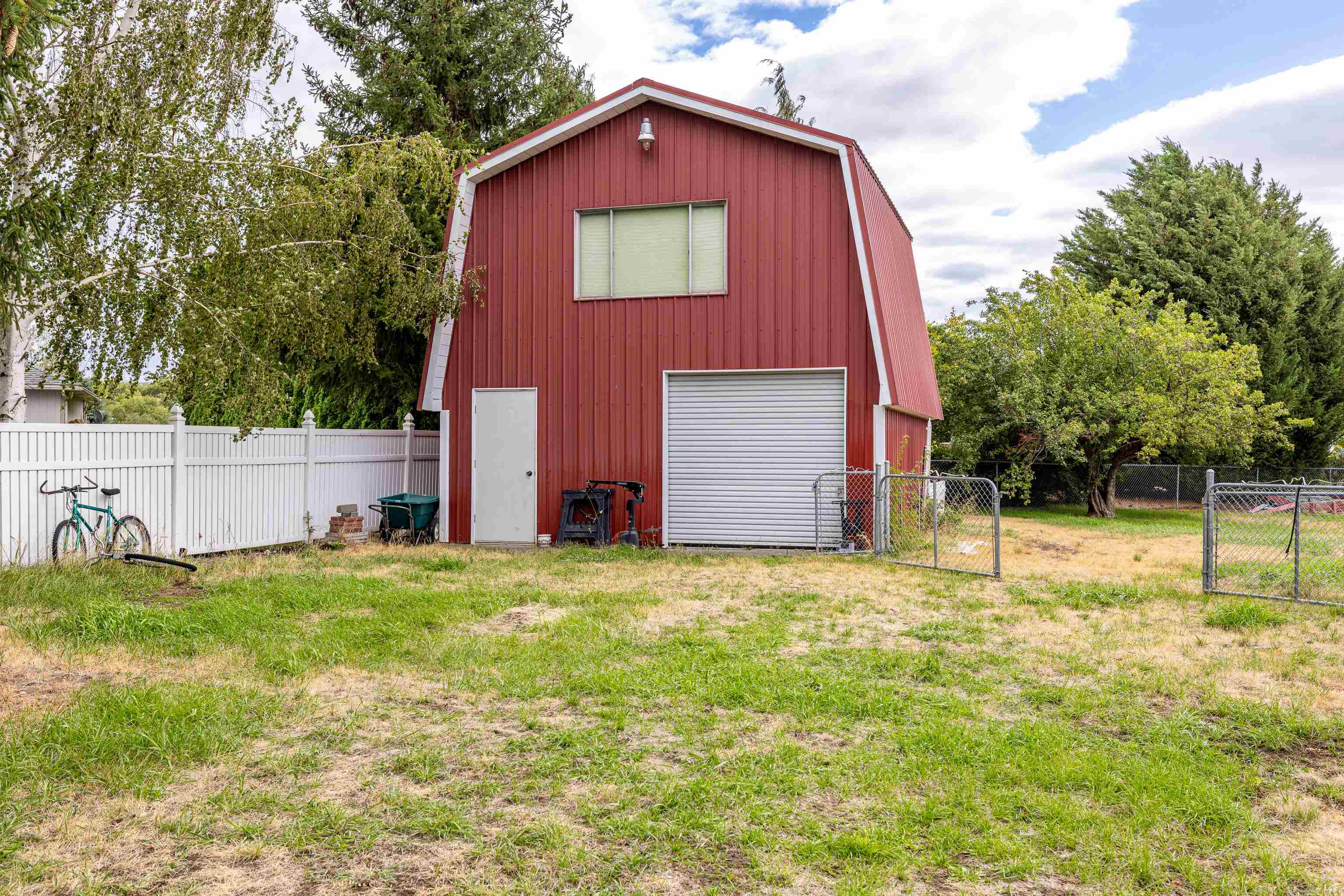 1007 South Barker Road Greenacres, WA 99016 - Photo 4 of 46