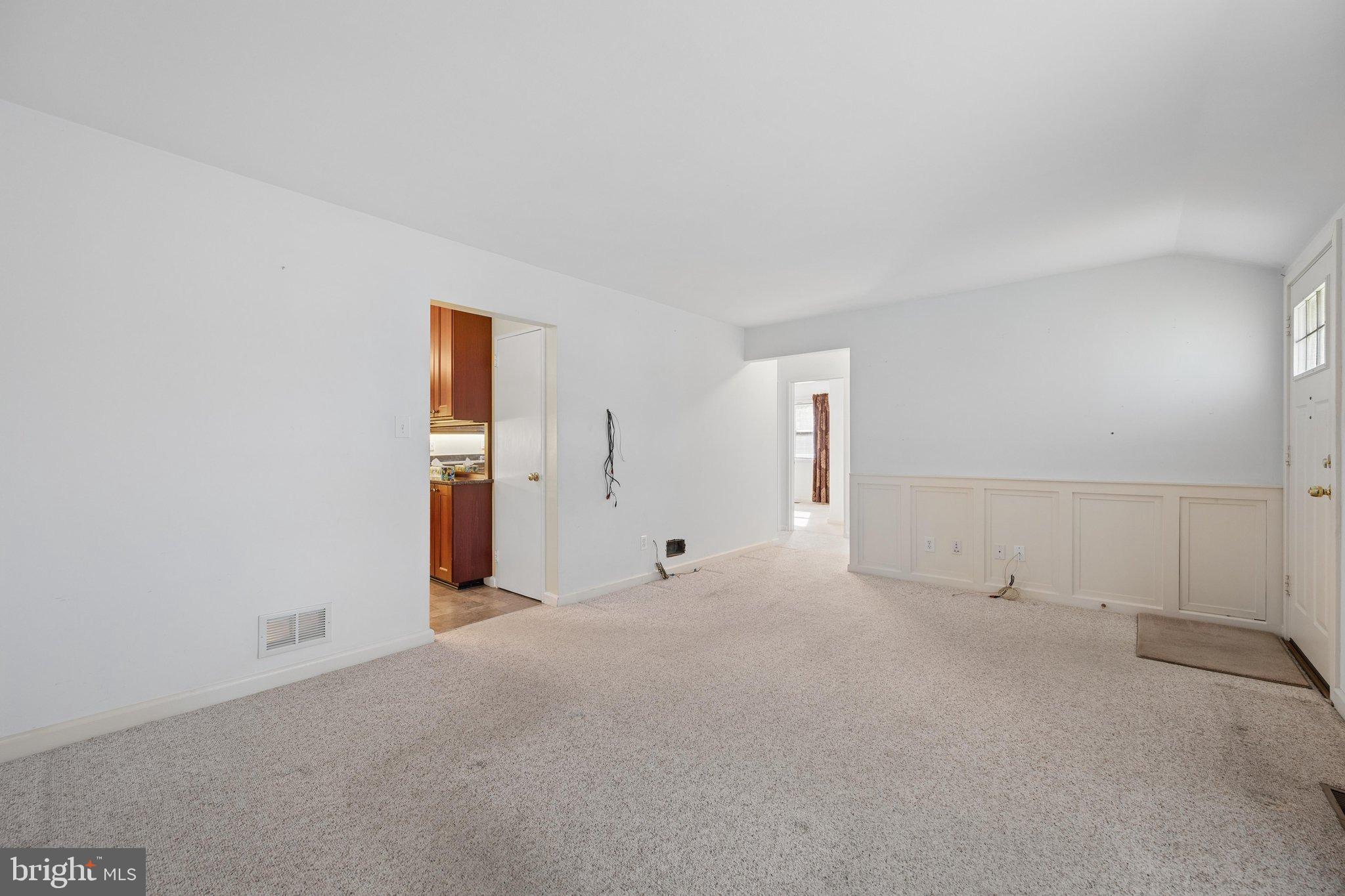 12725 Holdridge Road Silver Spring, MD 20906 - Photo 5 of 56 Living Room