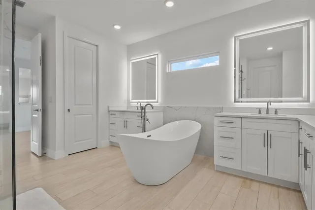 $749,000 | 11449 Owasee Trails Place, Riverview, FL 33569