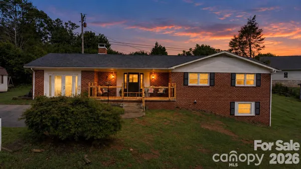 $359,999 | 35 Glendale Drive, Spruce Pine, NC 28777