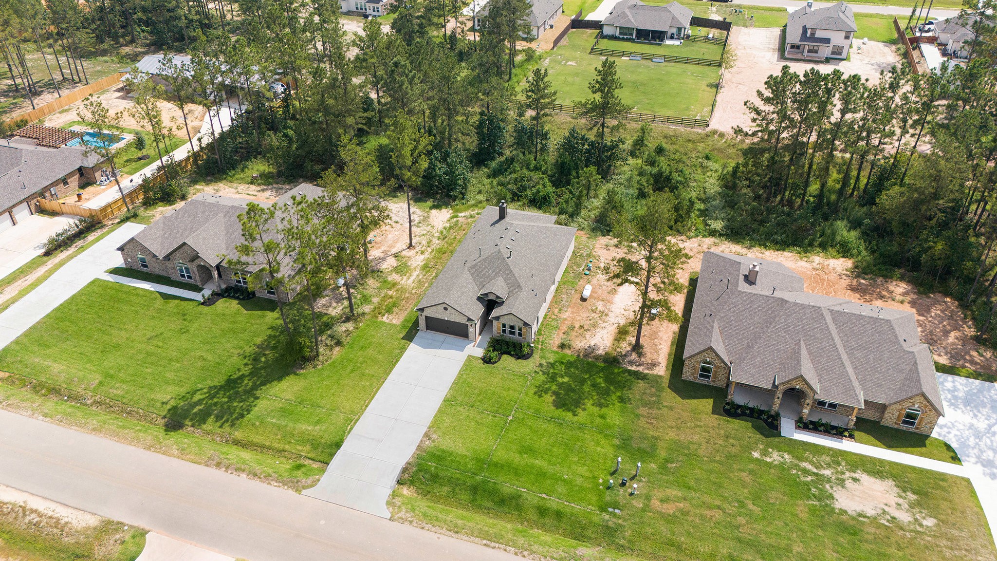 13348 Wichita Fall Trl Road Conroe, TX 77303 - Photo 4 of 39