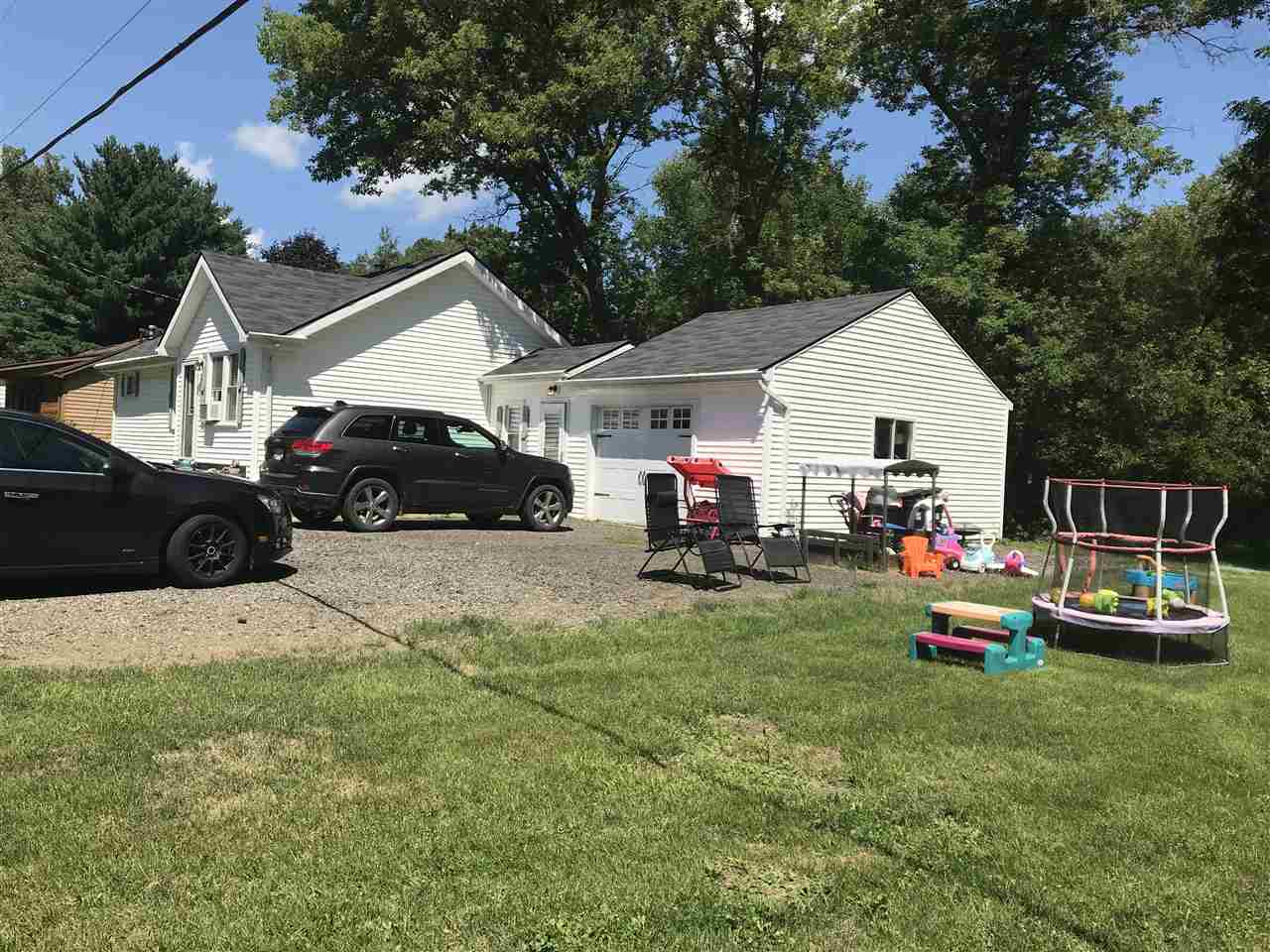 6062 Deland Road Flushing, MI 48433 - Photo 3 of 23