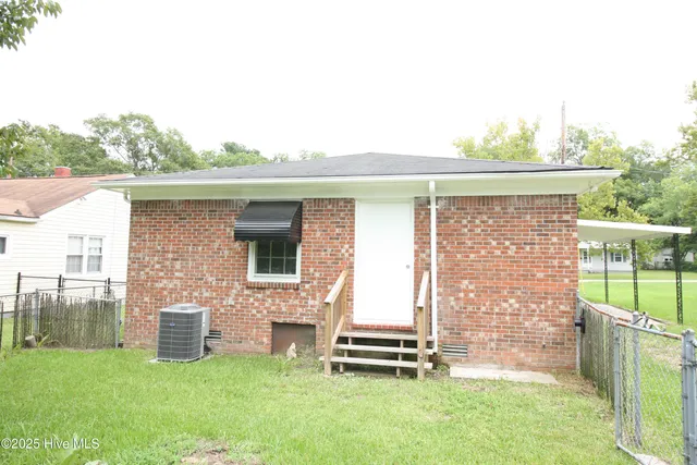 $1,325 | 1329 Hazel Avenue, New Bern, NC 28560