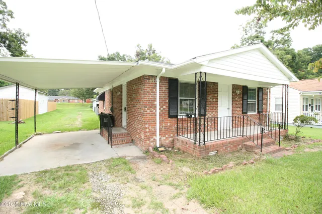 $1,325 | 1329 Hazel Avenue, New Bern, NC 28560