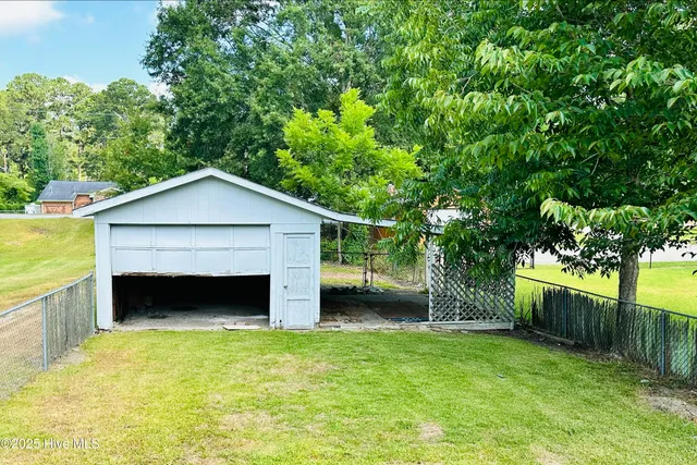 $1,325 | 1329 Hazel Avenue, New Bern, NC 28560