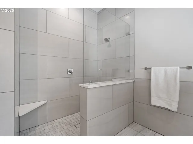 $1,150,000 | 16010 Northeast 152nd Avenue, Brush Prairie, WA 98606