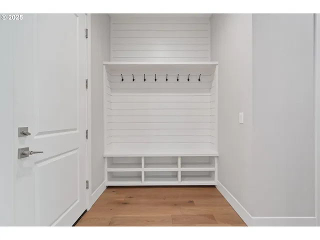 $1,150,000 | 16010 Northeast 152nd Avenue, Brush Prairie, WA 98606