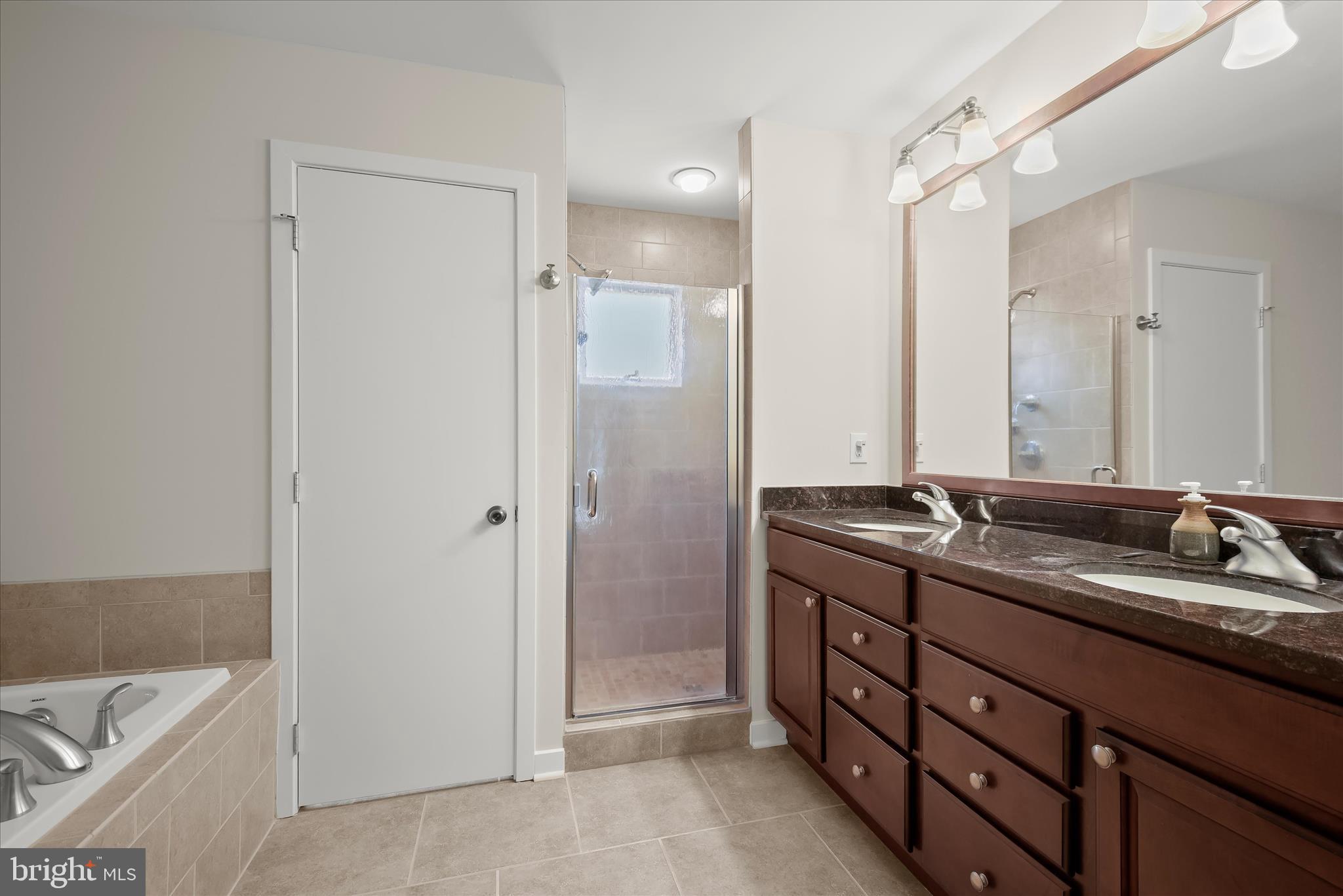 13356 Triadelphia Road Ellicott City, MD 21042 - Photo 43 of 73 Primary Suite Bath