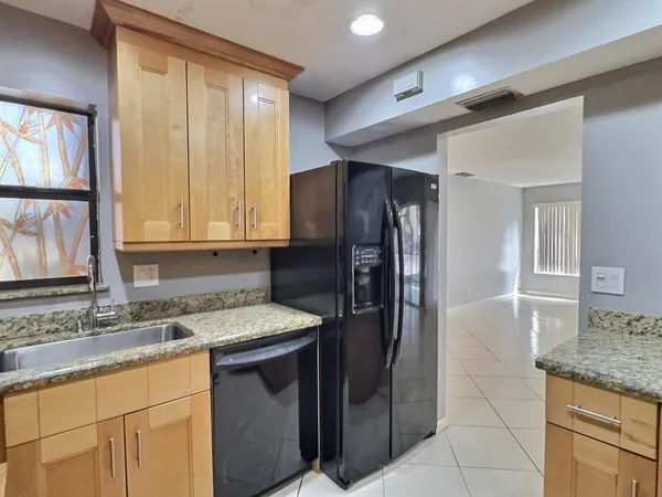 $2,500 | 3831 Cocoplum Circle, Unit 3592, Coconut Creek, FL 33063