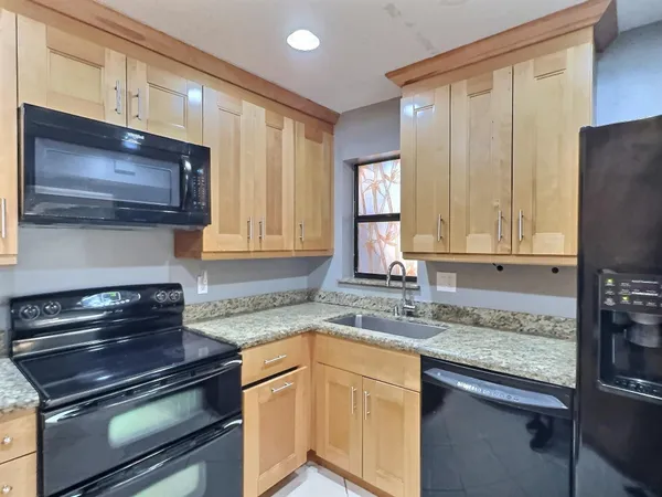 $2,500 | 3831 Cocoplum Circle, Unit 3592, Coconut Creek, FL 33063