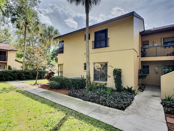 $2,500 | 3831 Cocoplum Circle, Unit 3592, Coconut Creek, FL 33063