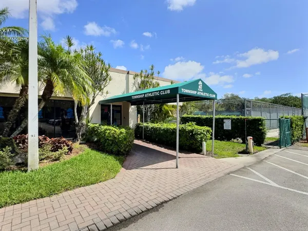 $2,500 | 3831 Cocoplum Circle, Unit 3592, Coconut Creek, FL 33063