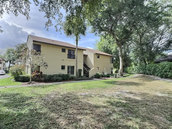 $2,500 | 3831 Cocoplum Circle, Unit 3592, Coconut Creek, FL 33063