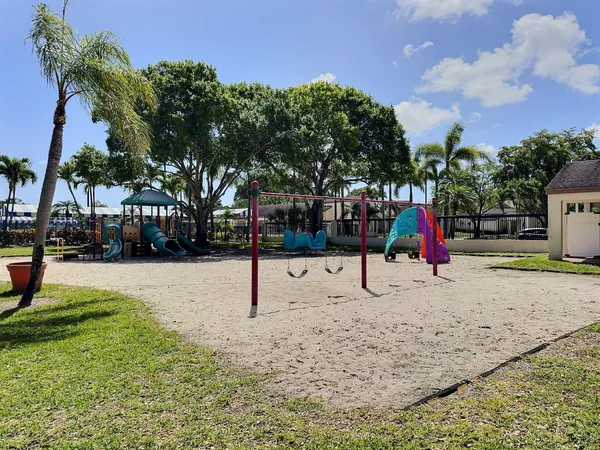 $2,500 | 3831 Cocoplum Circle, Unit 3592, Coconut Creek, FL 33063