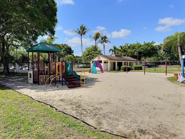 $2,500 | 3831 Cocoplum Circle, Unit 3592, Coconut Creek, FL 33063