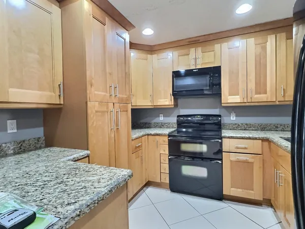 $2,500 | 3831 Cocoplum Circle, Unit 3592, Coconut Creek, FL 33063