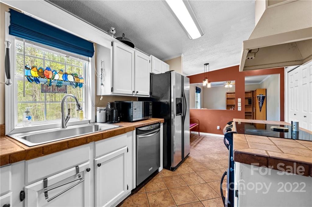 505 Springlake Road York, SC 29745 - Photo 11 of 40