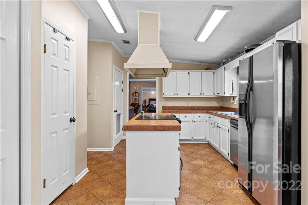505 Springlake Road York, SC 29745 - Photo 12 of 40