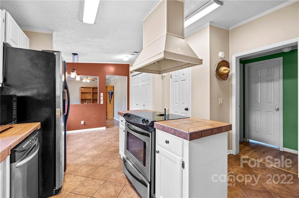 505 Springlake Road York, SC 29745 - Photo 10 of 40