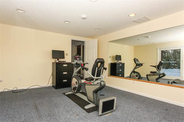 64 Viscount Road Longmeadow, MA 01106 - Photo 13 of 30