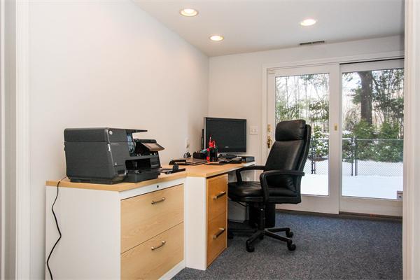 64 Viscount Road Longmeadow, MA 01106 - Photo 15 of 30