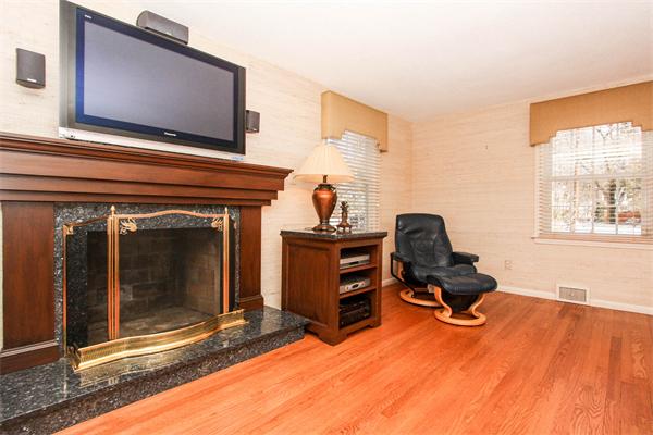 64 Viscount Road Longmeadow, MA 01106 - Photo 5 of 30