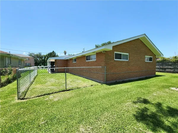 $1,250 | 116 Kappa Street, Unit B, Belle Chasse, LA 70037