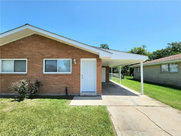 $1,250 | 116 Kappa Street, Unit B, Belle Chasse, LA 70037