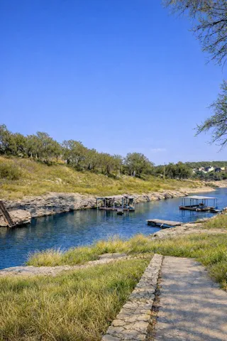 $375,000 | 2609 Oak Ridge Drive, Spicewood, TX 78669