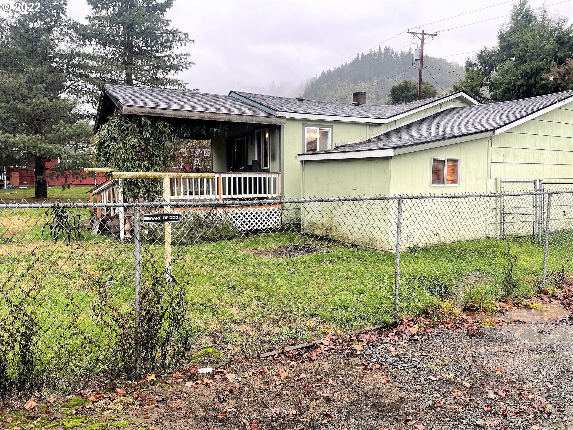 191 4th Street Dillard, OR 97496 - Photo 3 of 20 Gallery Image 3