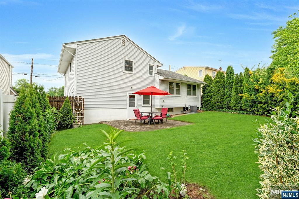 320 West Clinton Avenue Bergenfield, NJ 07621 - Photo 30 of 37