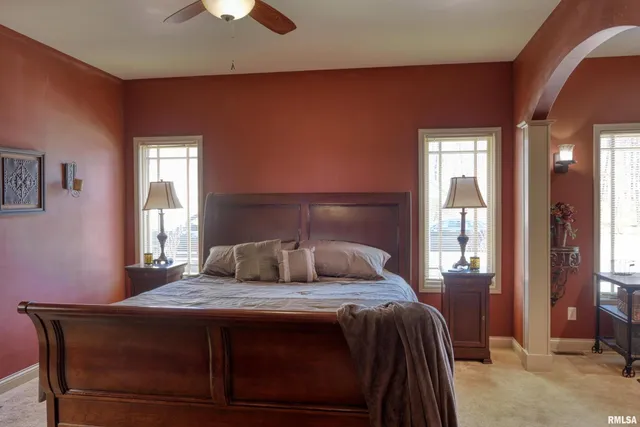 $399,000 | 10950 Prestwick Drive, Benton, IL 62812