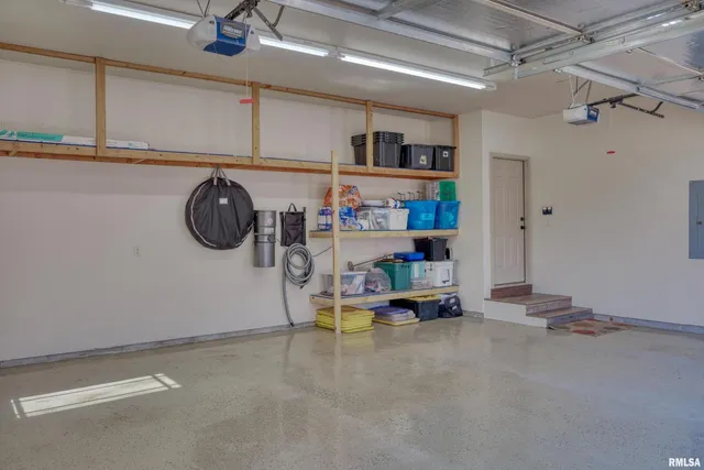 $399,000 | 10950 Prestwick Drive, Benton, IL 62812