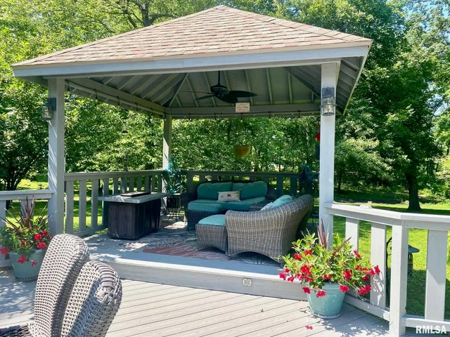 $399,000 | 10950 Prestwick Drive, Benton, IL 62812