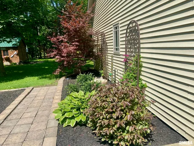 $399,000 | 10950 Prestwick Drive, Benton, IL 62812