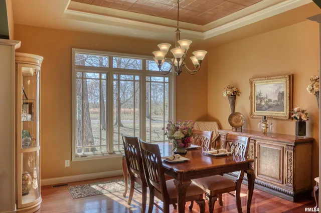 $399,000 | 10950 Prestwick Drive, Benton, IL 62812