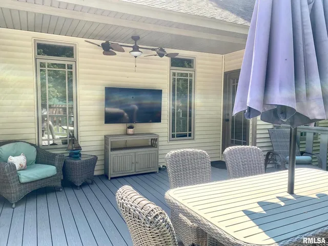 $399,000 | 10950 Prestwick Drive, Benton, IL 62812