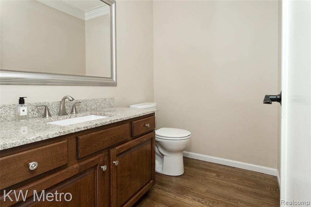 42309 Waterfall Road Northville, MI 48168 - Photo 21 of 58