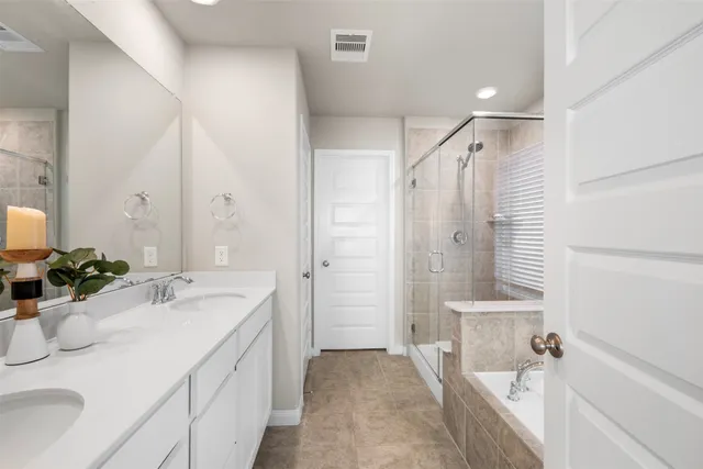 $319,000 | 1992 Shim Ball Way, Pearland, TX 77089