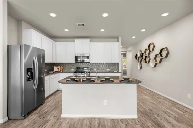 $319,000 | 1992 Shim Ball Way, Pearland, TX 77089