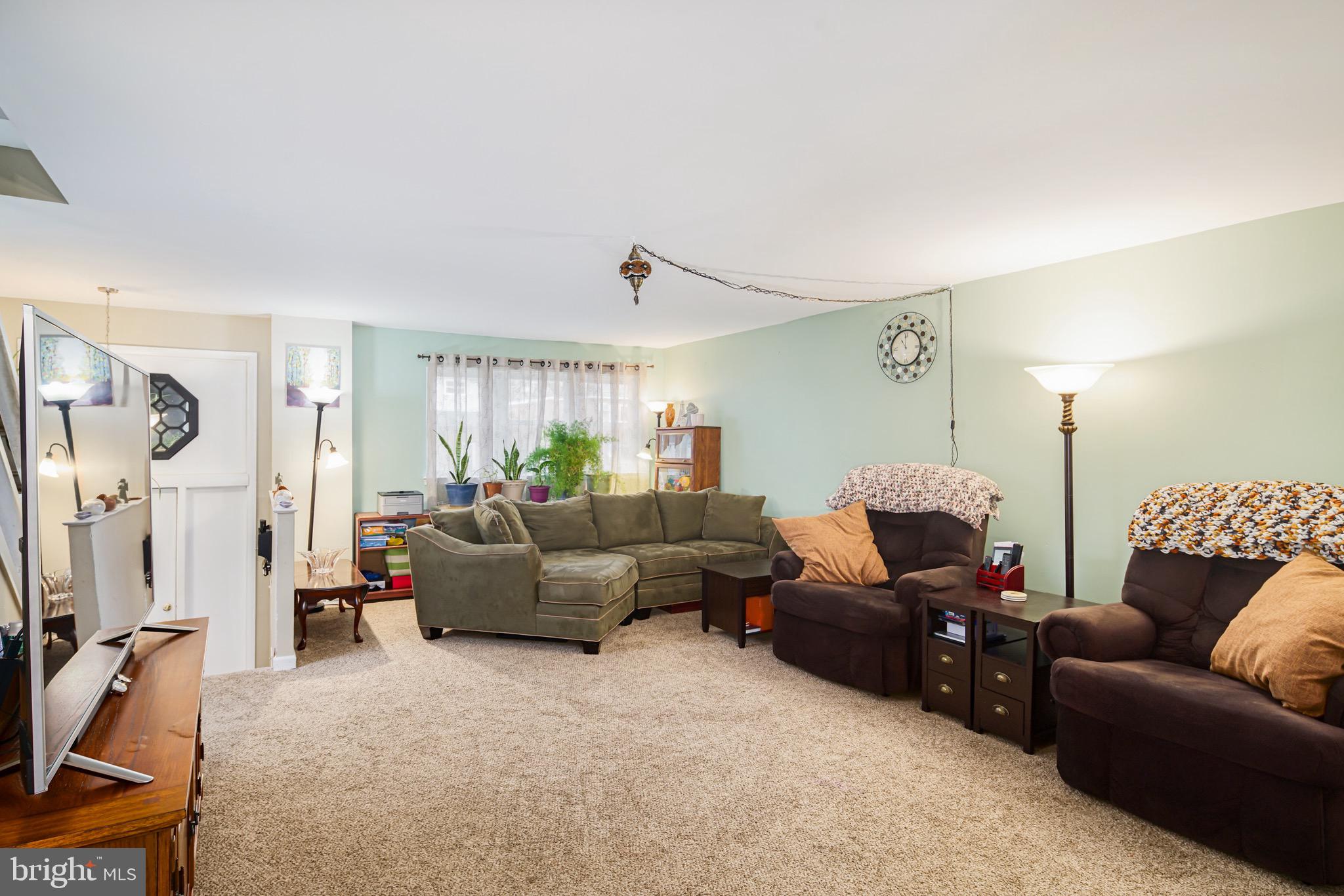 3110 Morning Glory Road Philadelphia, PA 19154 - Photo 5 of 33 Gallery Image 5