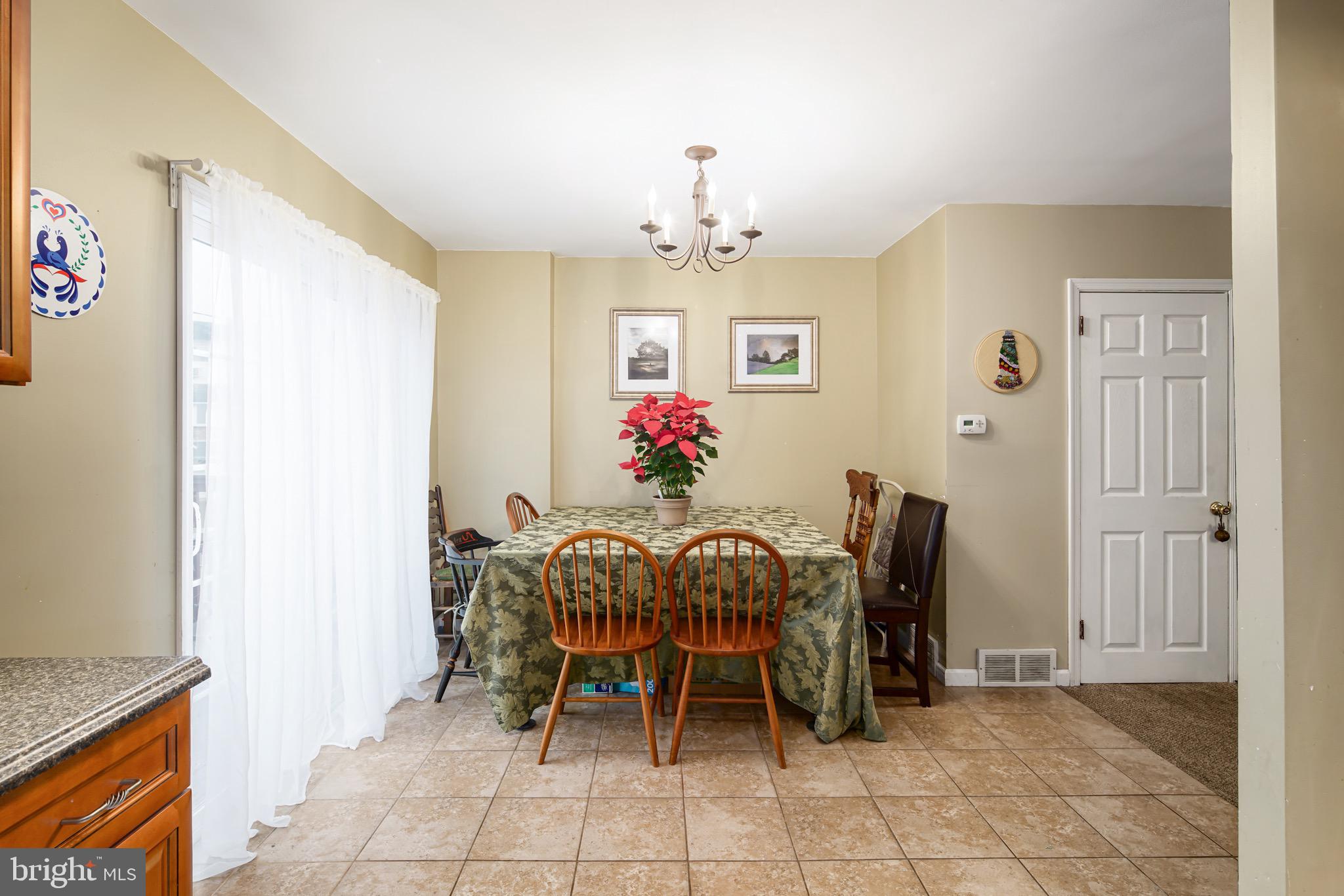 3110 Morning Glory Road Philadelphia, PA 19154 - Photo 9 of 33 Gallery Image 9