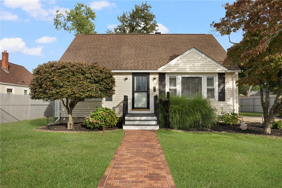 118 Airway Road Warwick, RI 02886 - Photo 1 of 39 Gallery Image 1